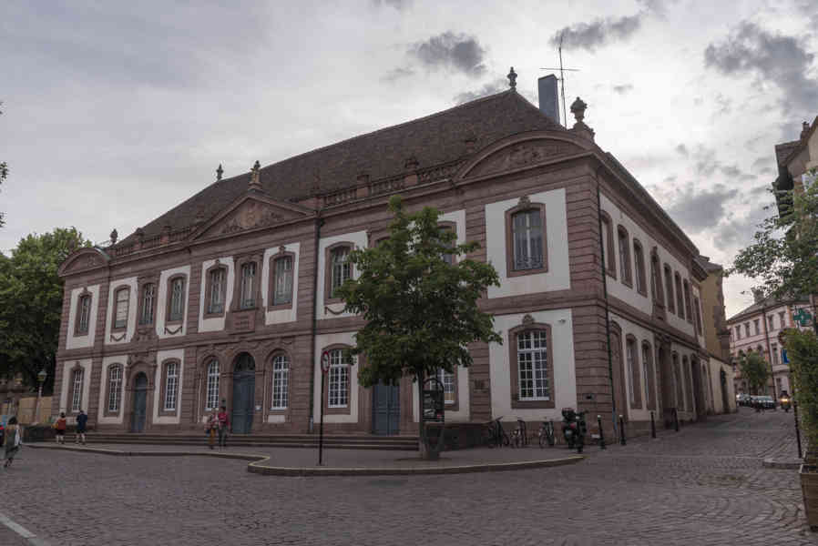Francia - Alsacia 202 - Colmar - Tribunal de Gran Instancia.jpg